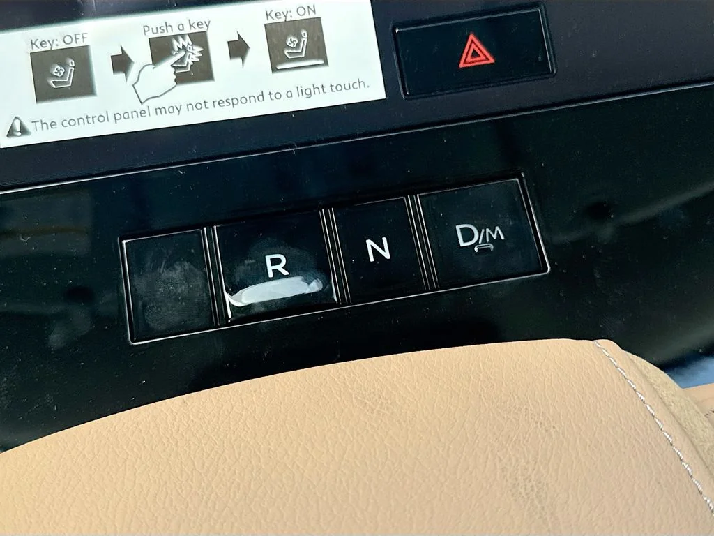 New 2027 RADIANT WHITE INFINITI Luxe 4WD image 17