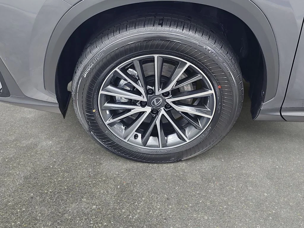 New 2026 Cloudburst Gray Lexus PREMIUM PLUS AWD image 31
