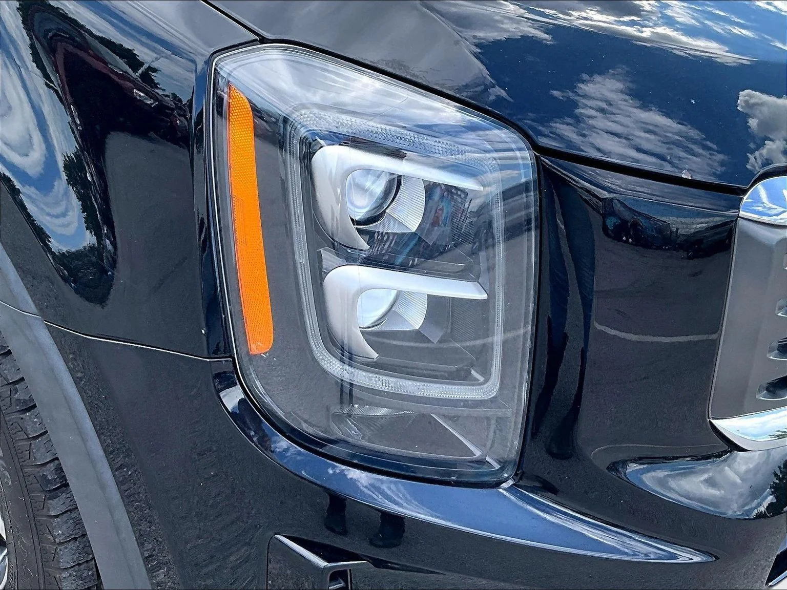 Used 2020 Black Kia EX image 30