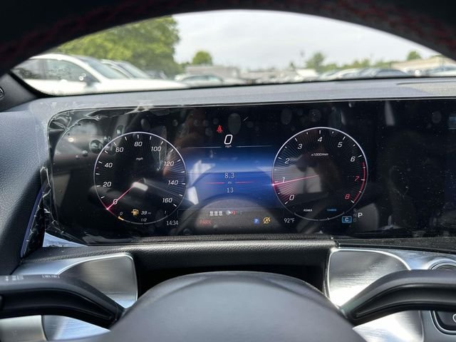 New 2026 Polar White Mercedes-Benz GLB 250 image 3