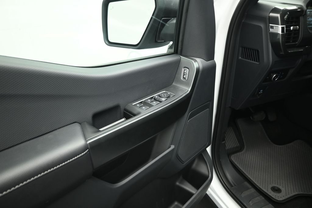 New 2026 Oxford White Ford STX image 9