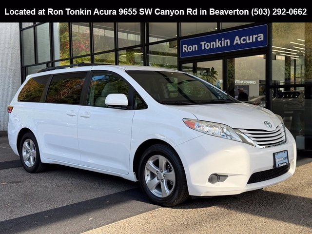 2015 Toyota Sienna LE
