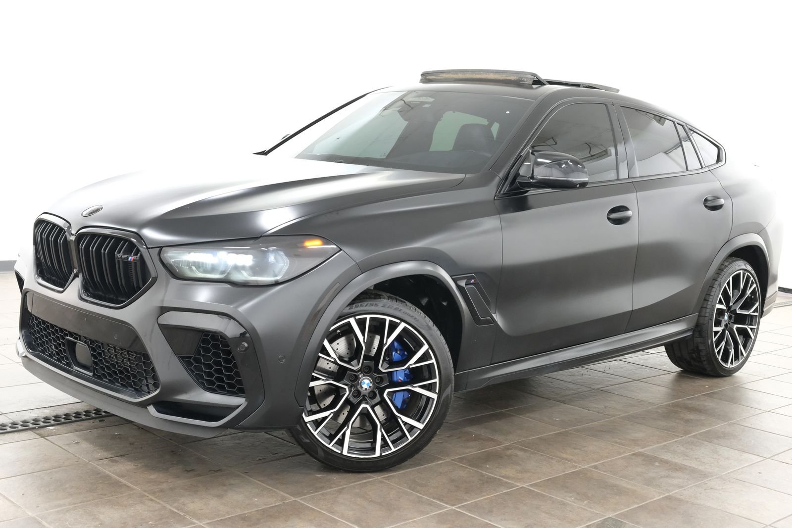 2021 BMW X6 M -'s photo