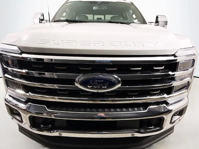 New 2026 Star White Metallic Tri-Coat Ford F-250® King Ranch® image 36