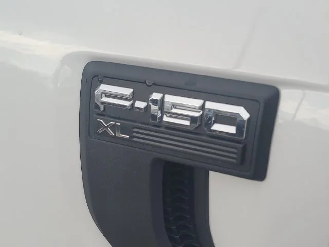 New 2026 Oxford White Ford XL image 9