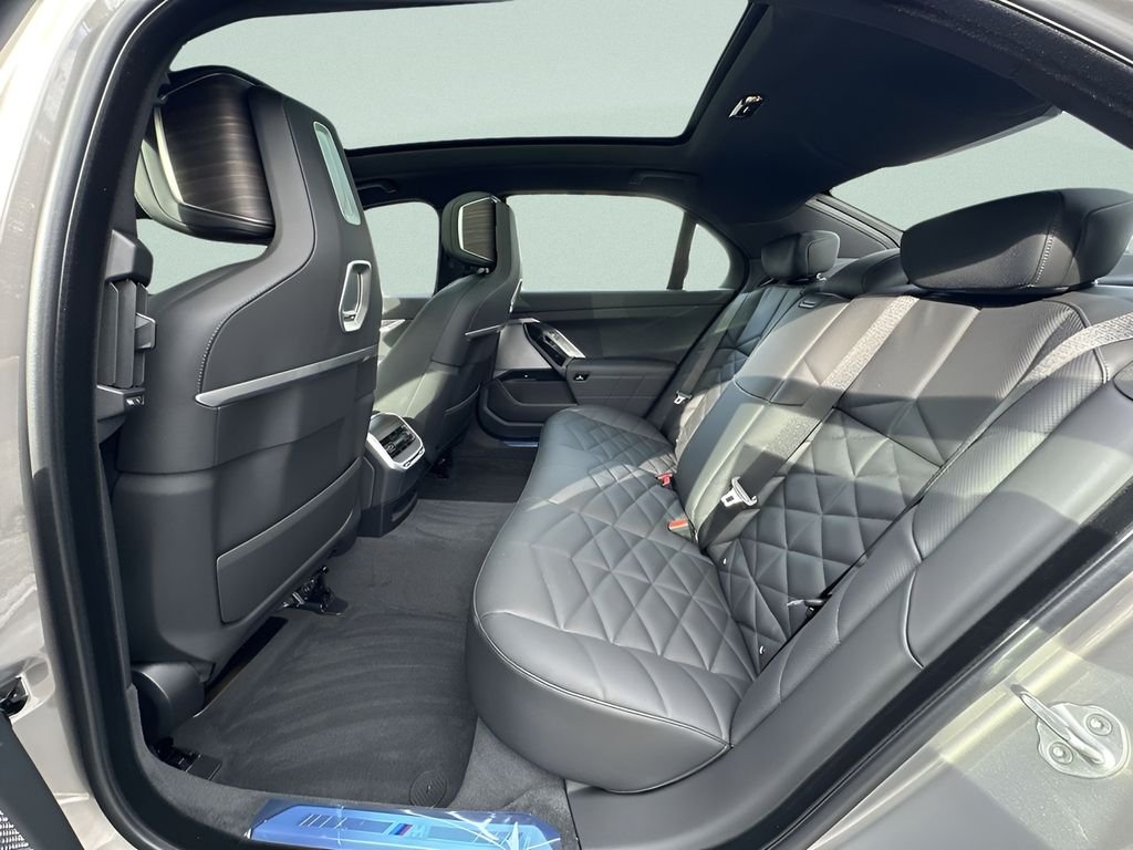 2026 BMW 7 Series 740i - Photo 27