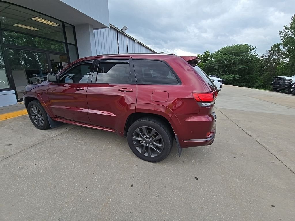 Used 2019 Red Jeep Overland image 4