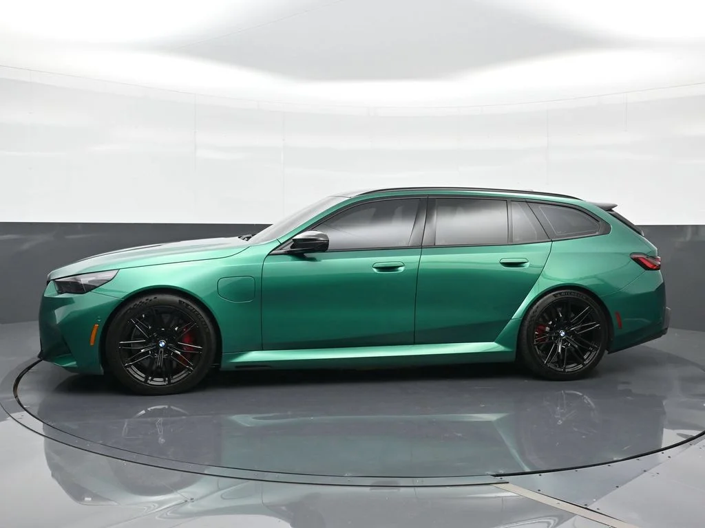 Used 2025 Green BMW Base image 3