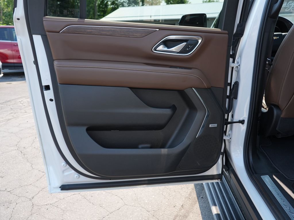 Used 2022 Beige Chevrolet High Country image 19