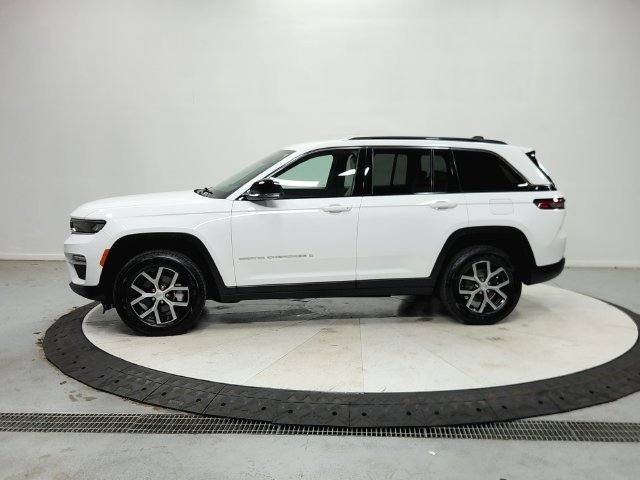 Used 2024 White Jeep Limited image 5