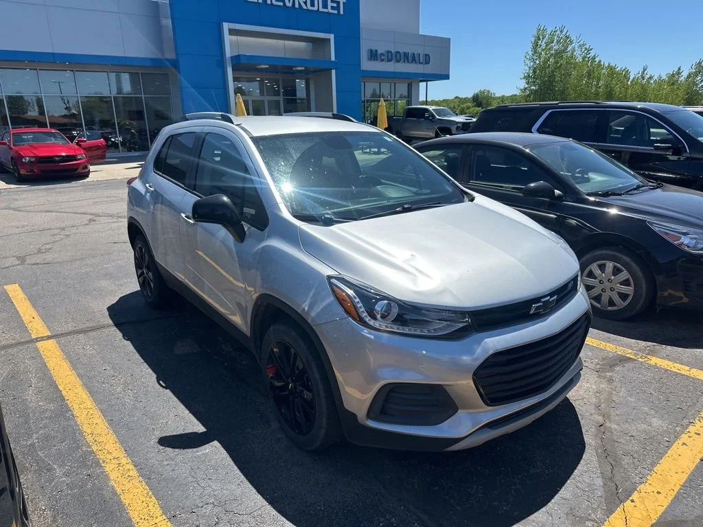 Used 2022 Chevrolet Trax LT with VIN KL7CJPSM0NB503247 for sale in Millington, MI