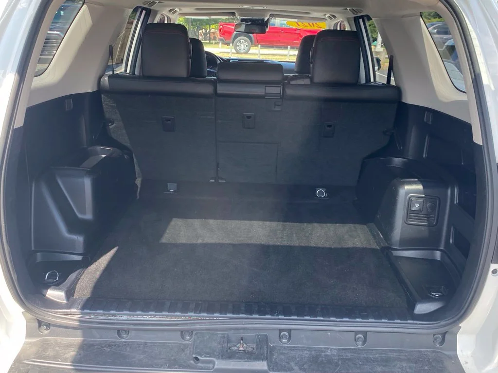 Used 2021 White Toyota Venture image 9