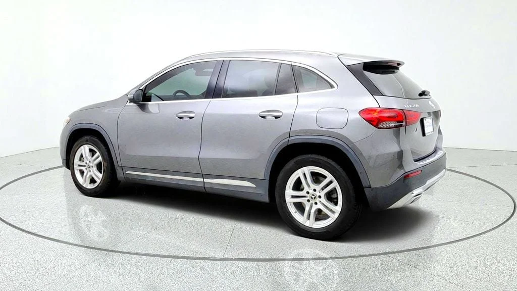 Used 2021 Mountain Grey Metallic Mercedes-Benz GLA 250 4MATIC® SUV w/ Premium Pkg & Heated Front Seats image 7