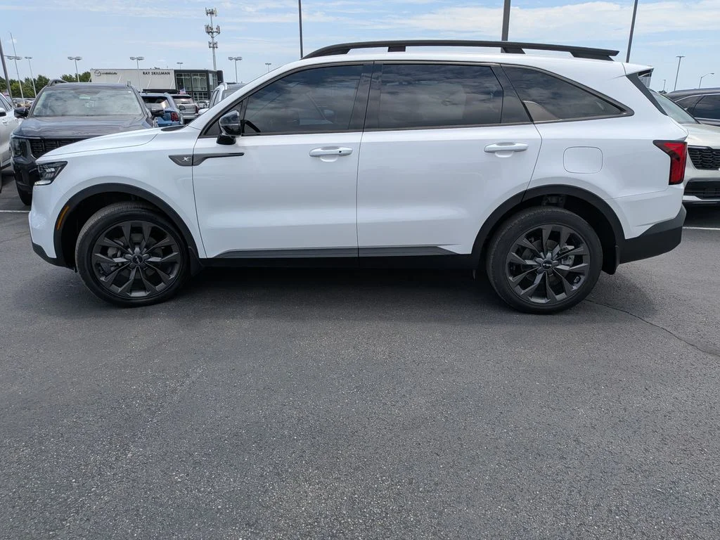 Certified Used 2023 White Kia X-Line SX Prestige image 4