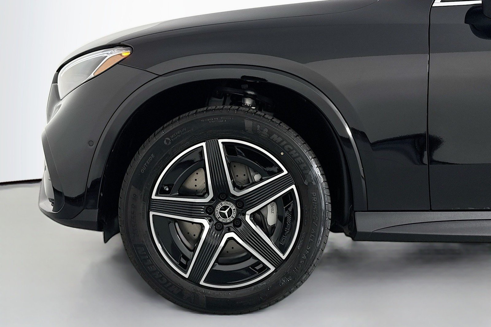 New 2026 Black Mercedes-Benz GLC 300 SUV image 5