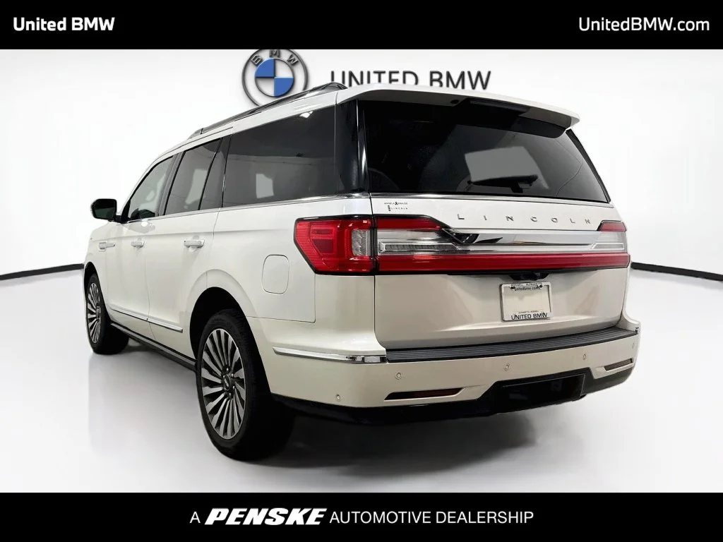 Used 2019 White Platinum Clearcoat Metallic Lincoln Reserve image 7