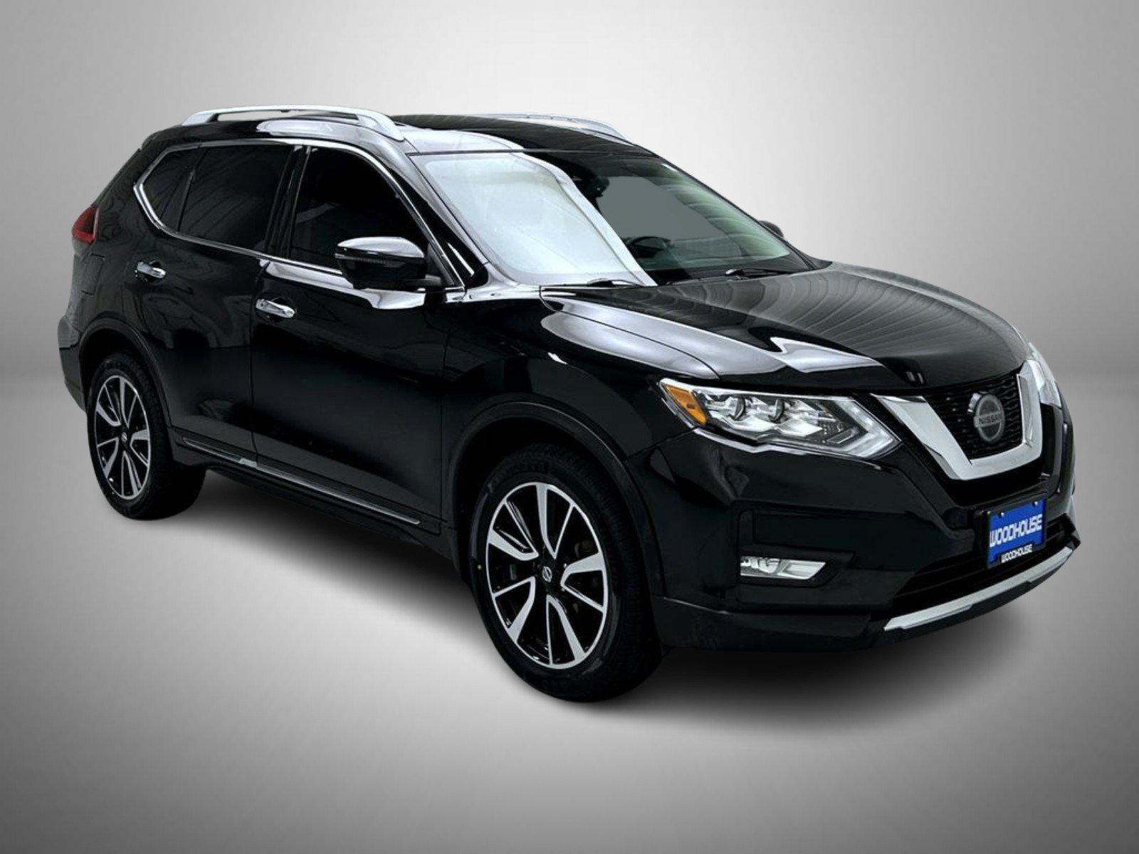 Used 2019 Black Nissan SL image 3
