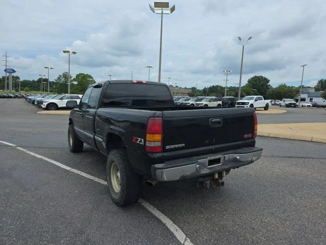 Used 2001 Black GMC SLE image 5