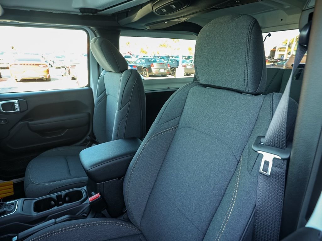 New 2026 Bright White Clear-Coat Exterior Paint Jeep Sport image 14