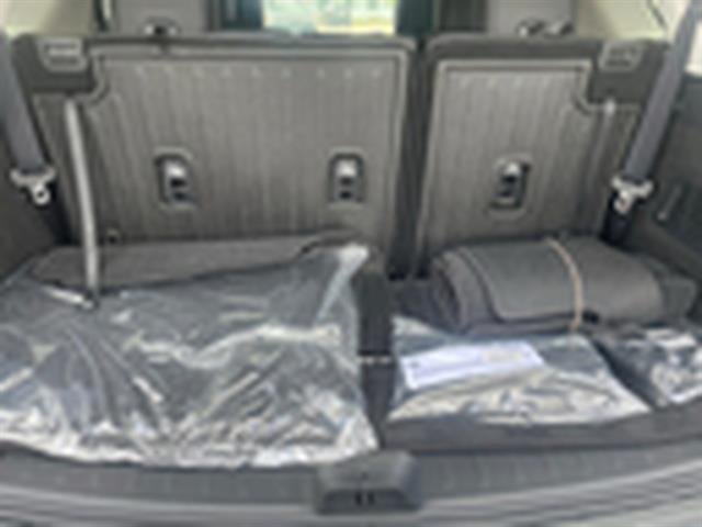 Used 2026 Deep Ocean Blue Pearl Nissan Platinum image 15
