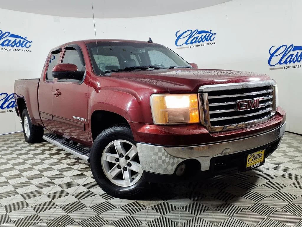 Used 2008 SONOMA RED METALLIC GMC SLT image 1