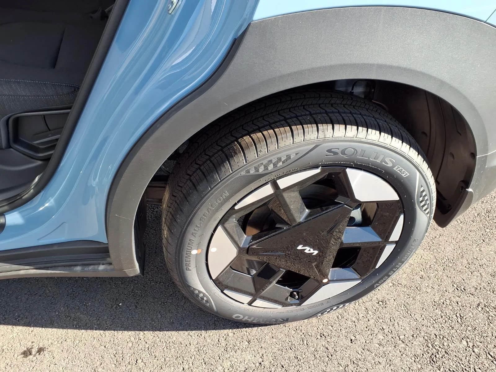 New 2027 Frost Blue Kia S image 13