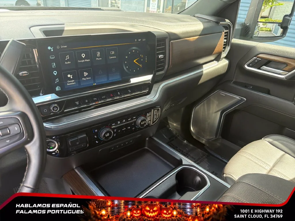 Used 2024 Black Chevrolet High Country image 19