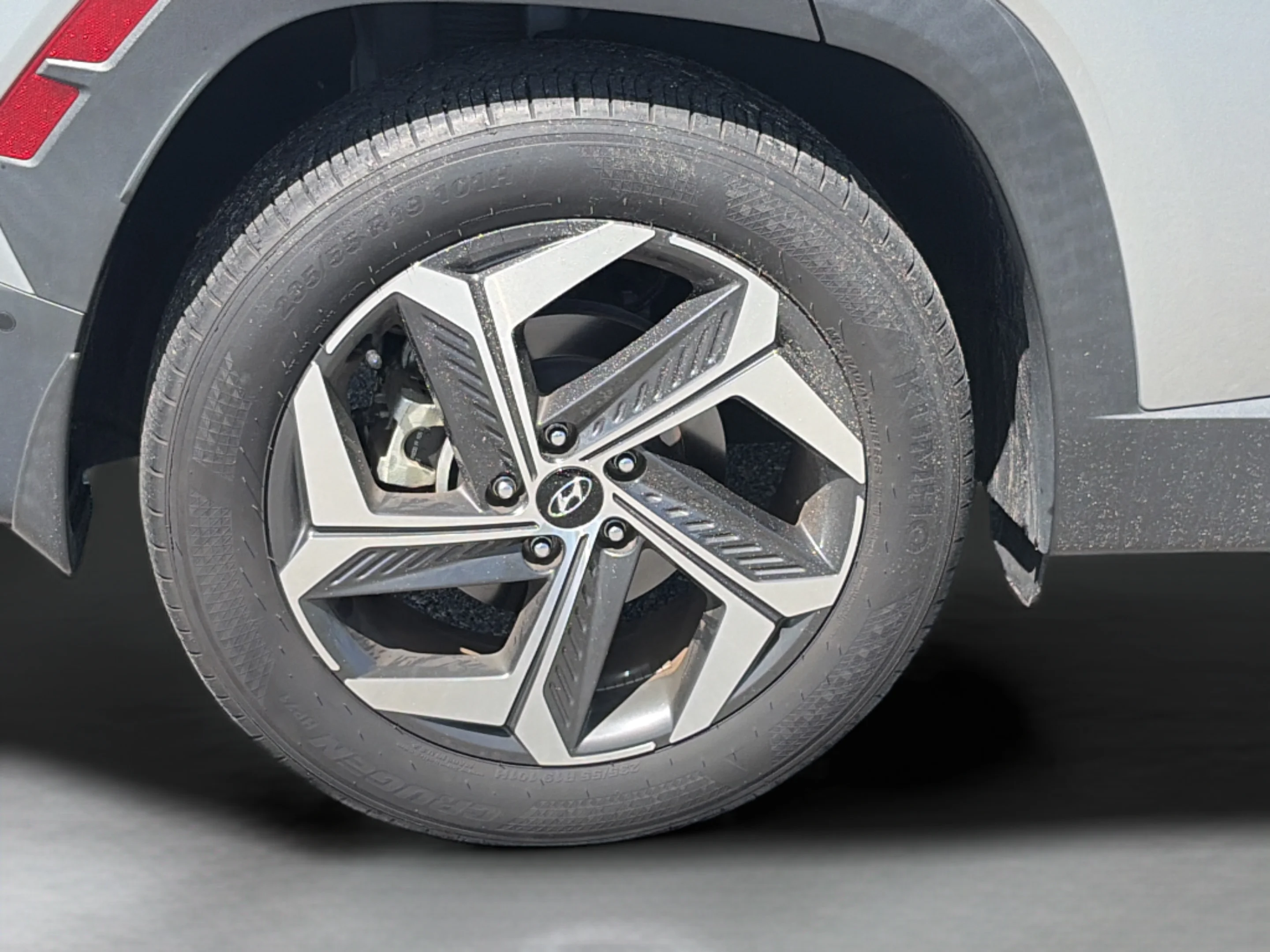 Used 2024 Shimmering Silver Hyundai Limited image 31