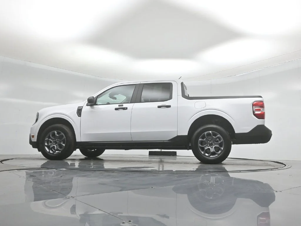 New 2026 Oxford White Ford XLT image 48