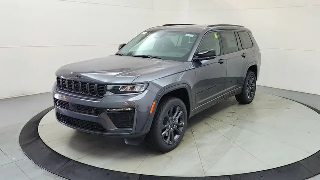 New 2026 Baltic Gray Metallic Clear-Coat Exterior Paint Jeep Limited image 3