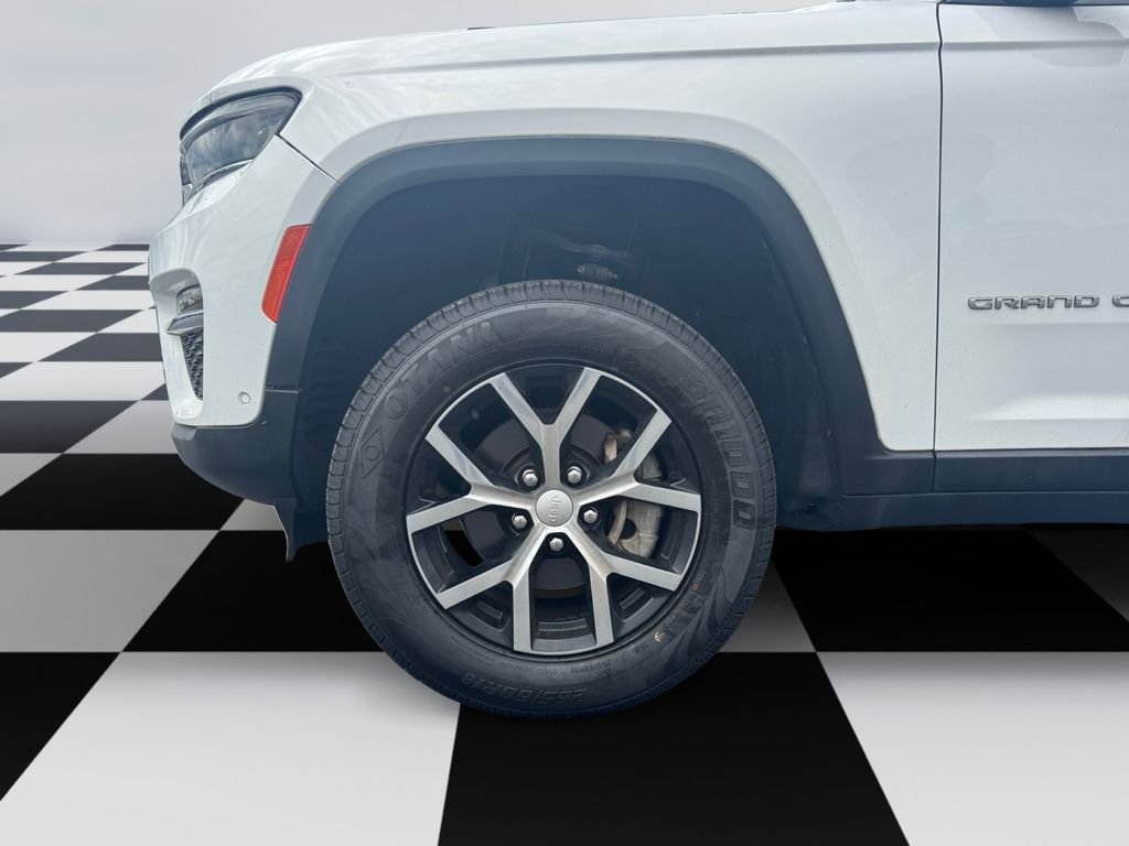 Used 2023 White Jeep Limited image 14