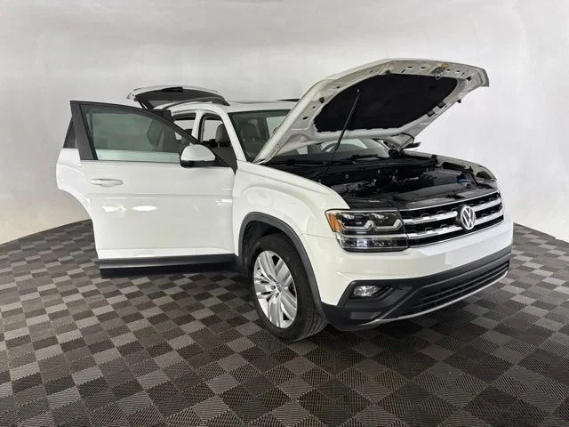 Used 2020 White Volkswagen 2.0T SE w/Technology image 14