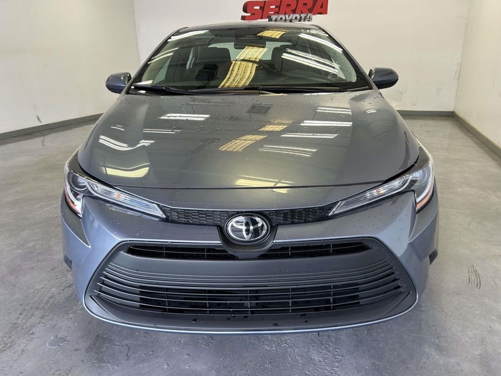 Certified Used 2025  Toyota LE image 8