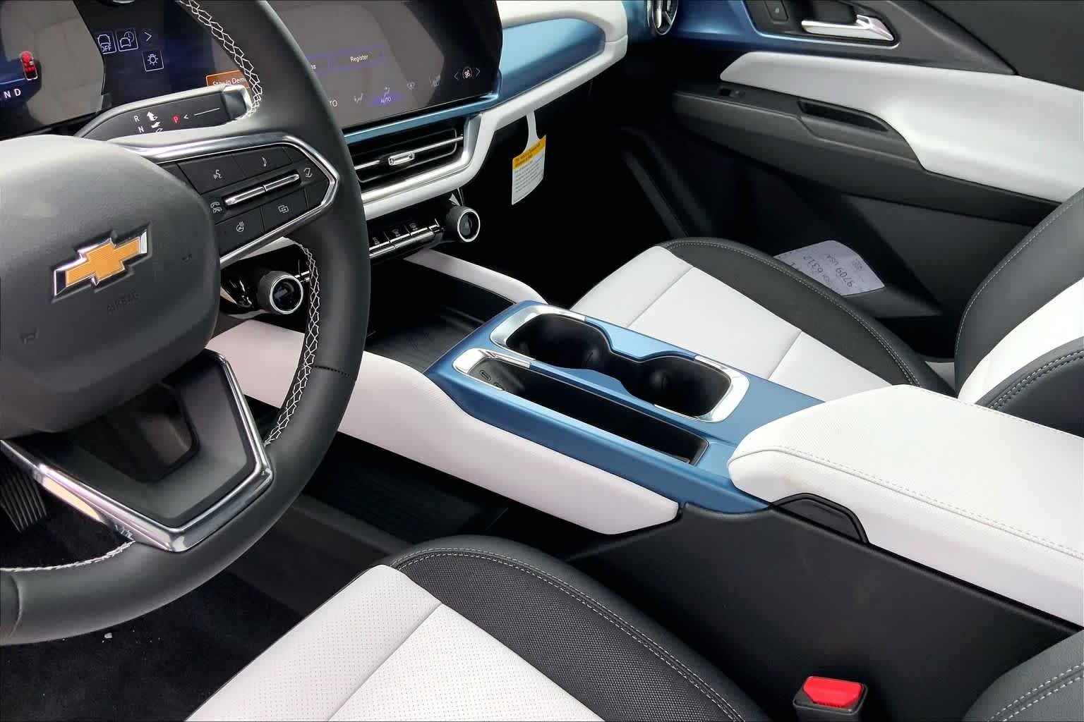 New 2026 Summit White Chevrolet LT image 8