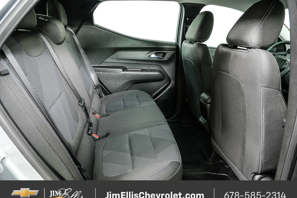 2027 Chevrolet Bolt LT - Photo 20