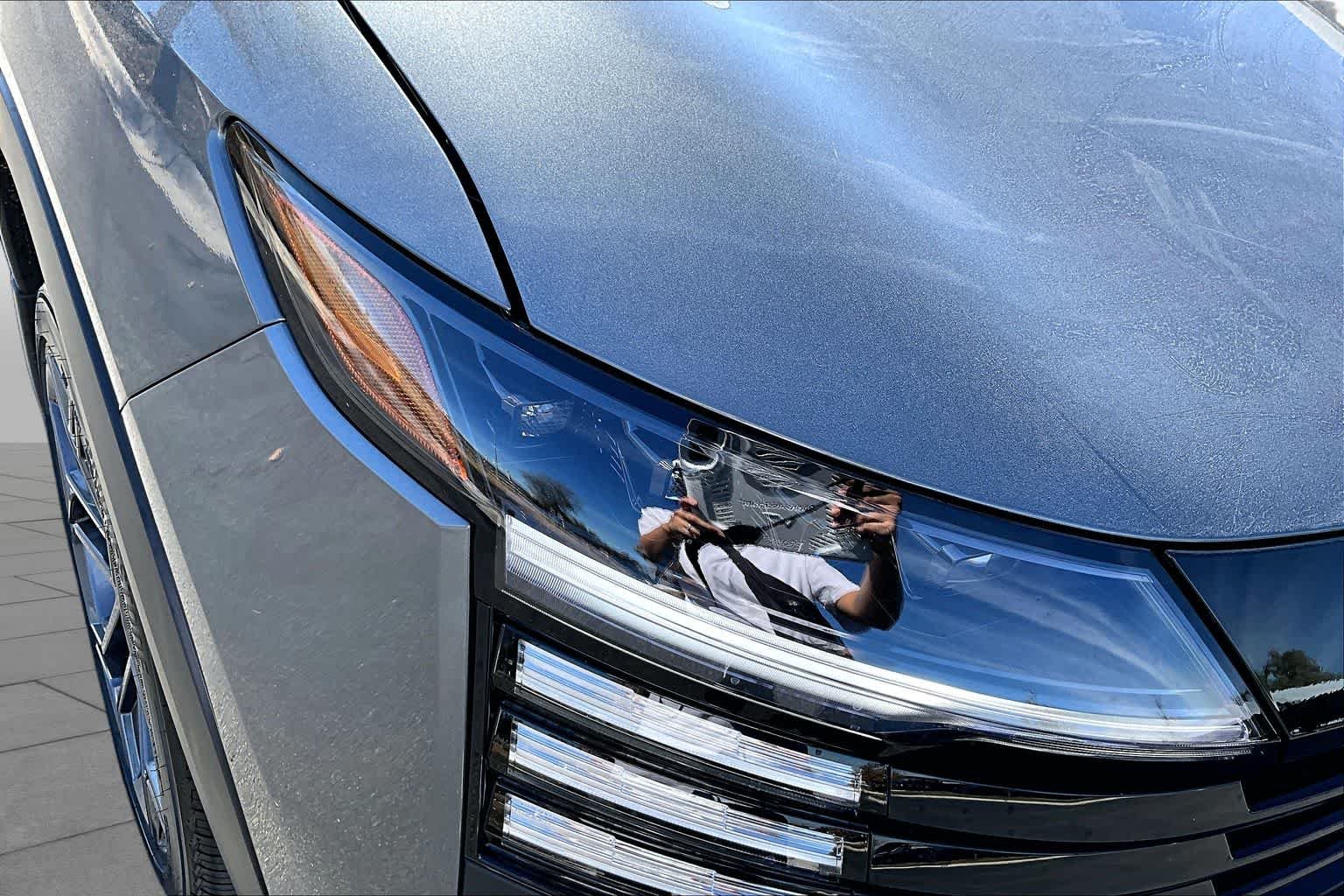 New 2026 Gun Metallic / Scarlet Ember Tintcoat Two-tone Nissan SR image 13