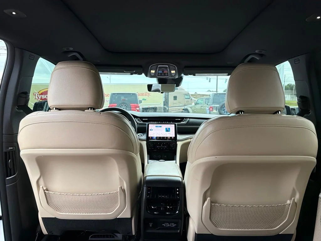 Used 2024 White Jeep Limited image 20