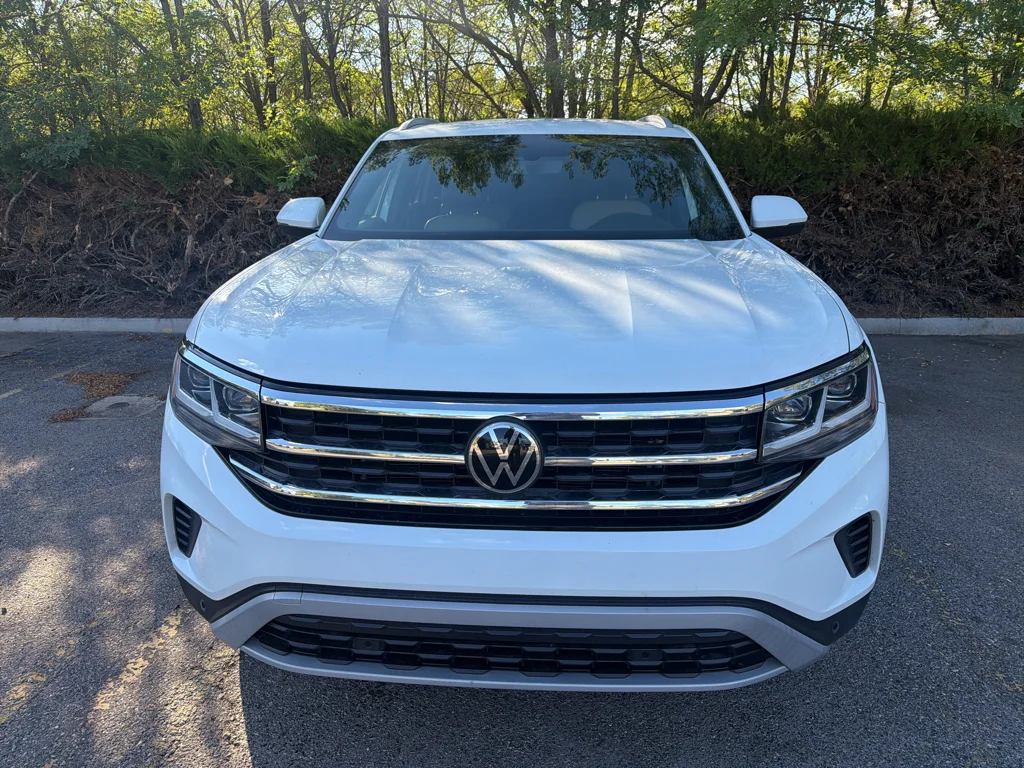 Used 2022 Pure White Volkswagen 2.0T SE w/Technology 4Motion image 9