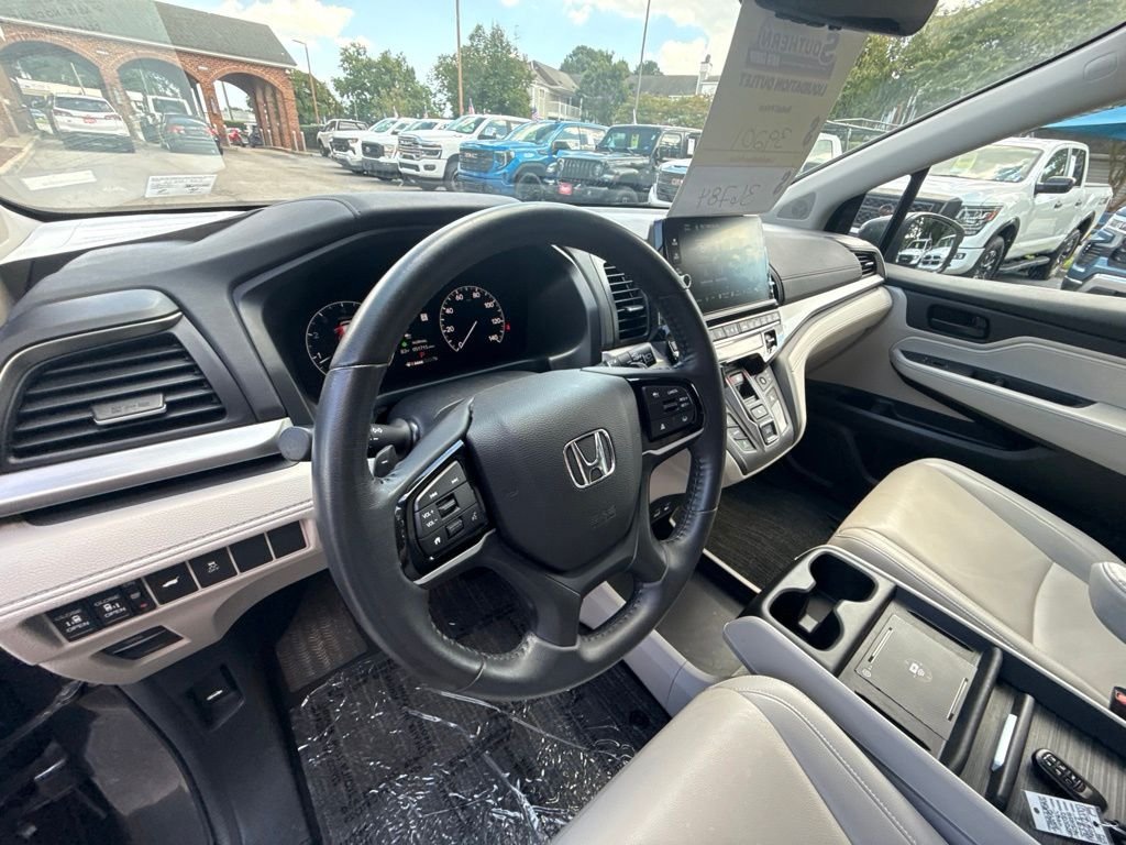 Used 2025 Silver Honda EX-L image 16