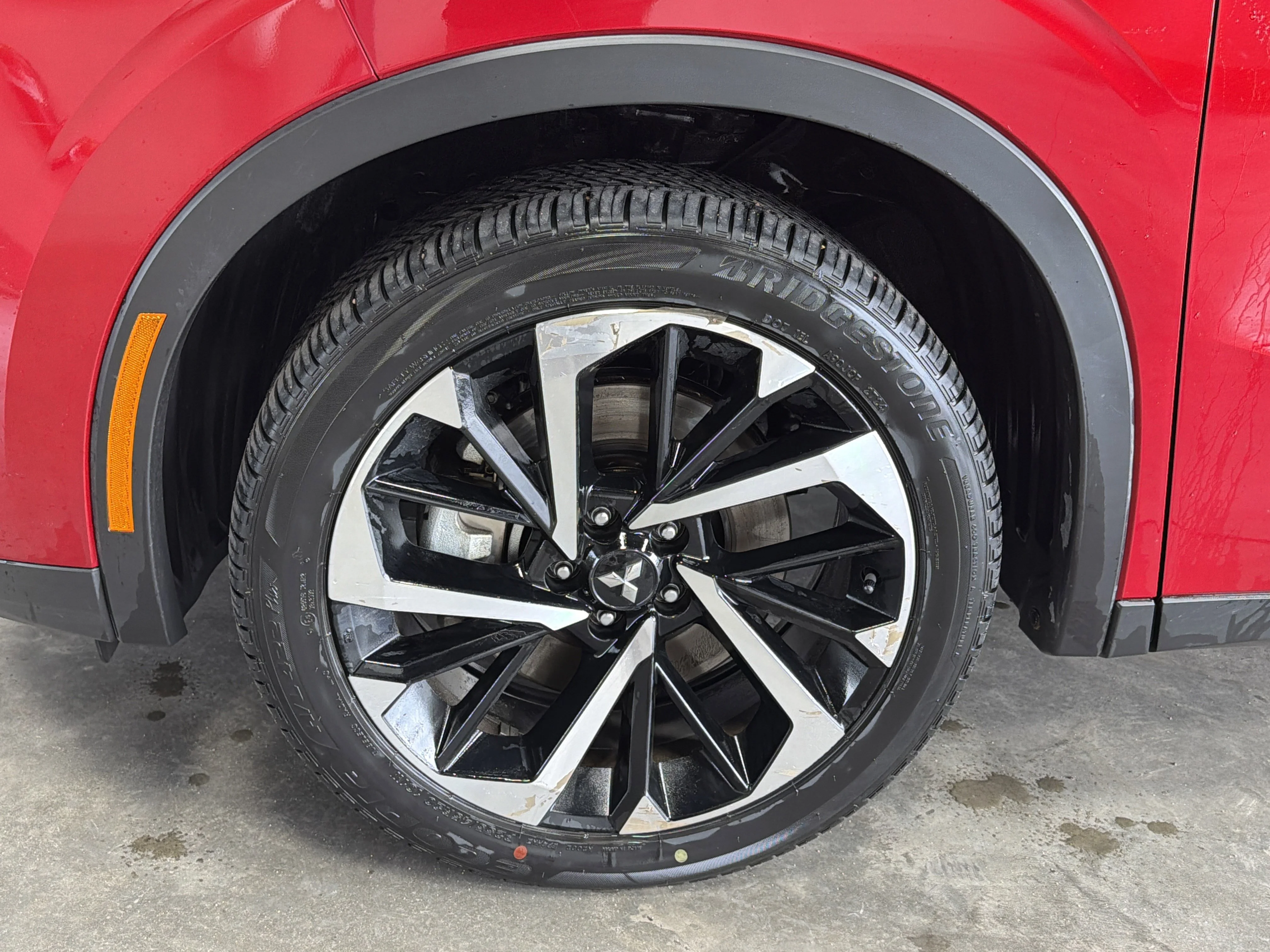 Used 2025 Red Diamond Mitsubishi SE image 9