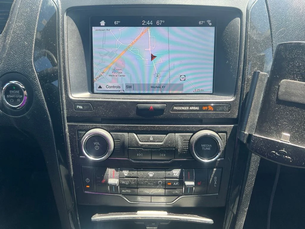Used 2018 Magnetic Ford XLT image 12