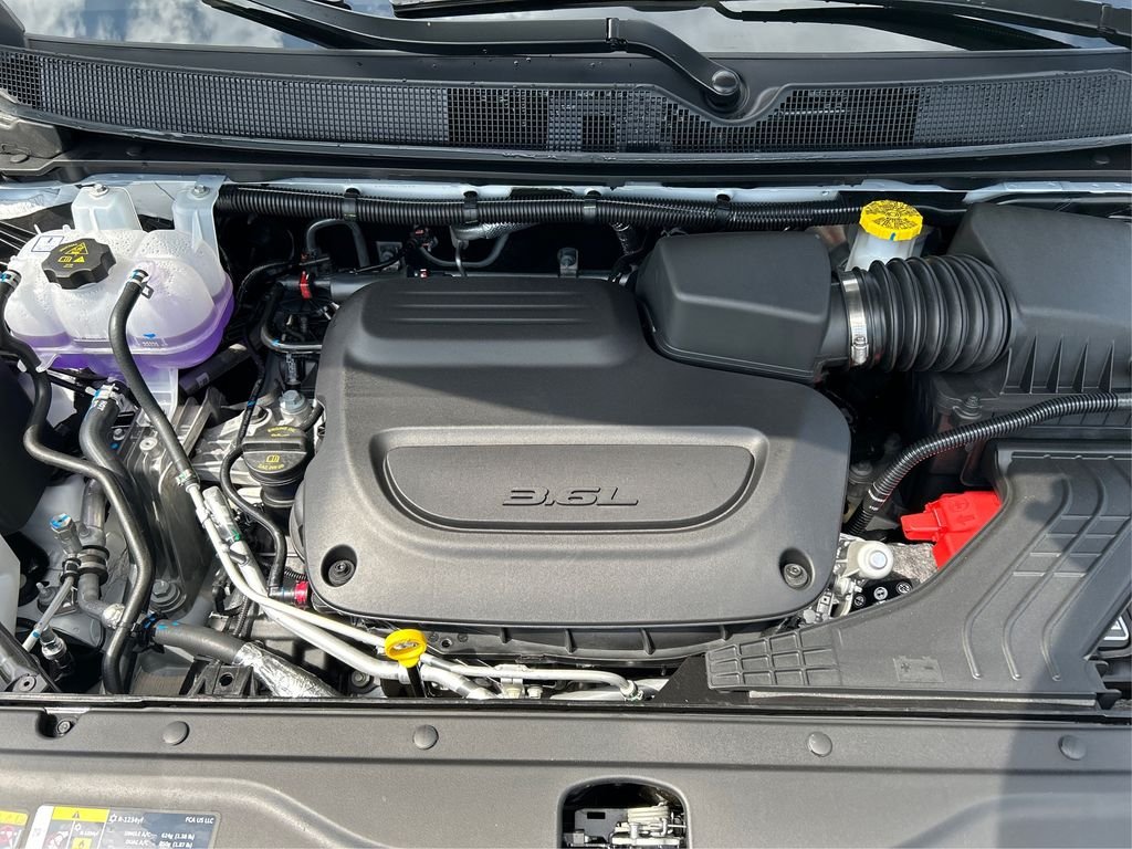 2025 Chrysler Voyager LX - Photo 15
