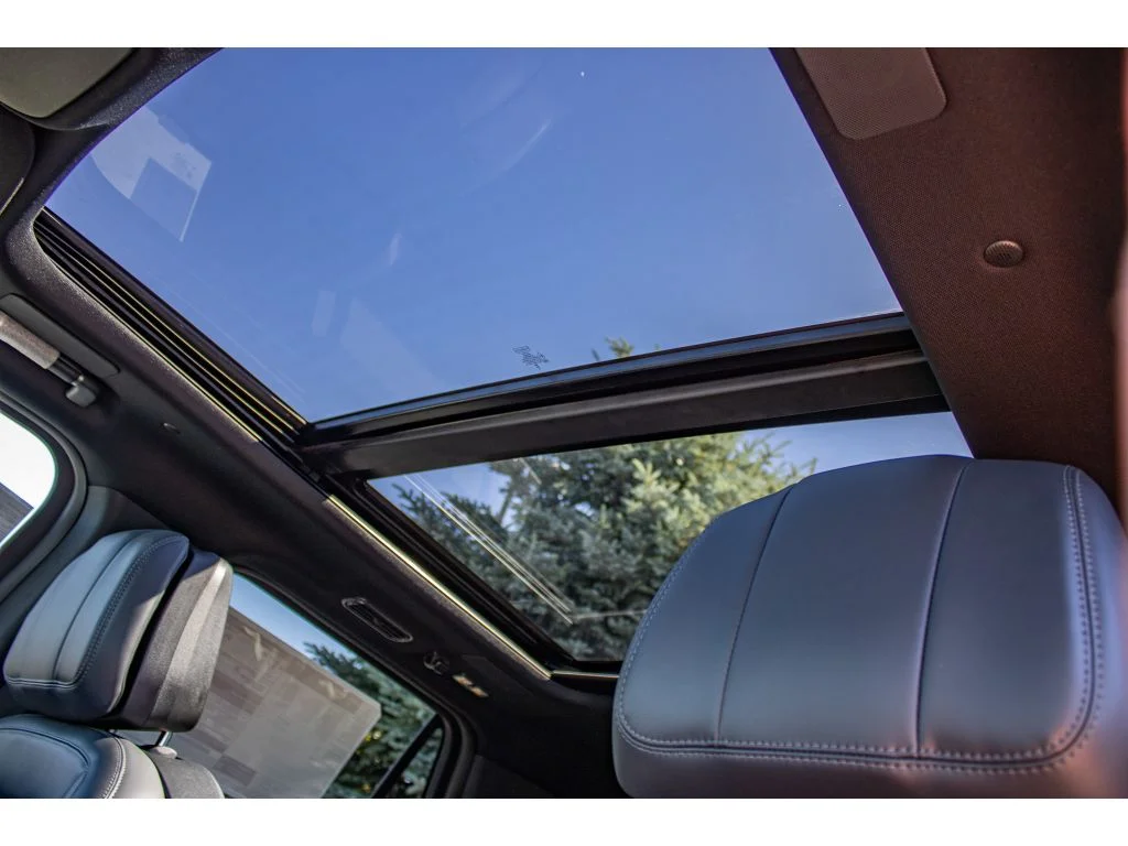 New 2026 Infinite Black Metallic Clearcoat Lincoln Reserve image 42