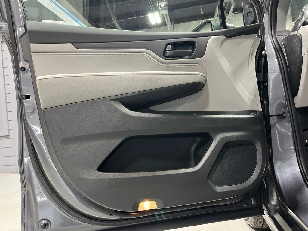 2024 Honda Odyssey EX - Photo 17