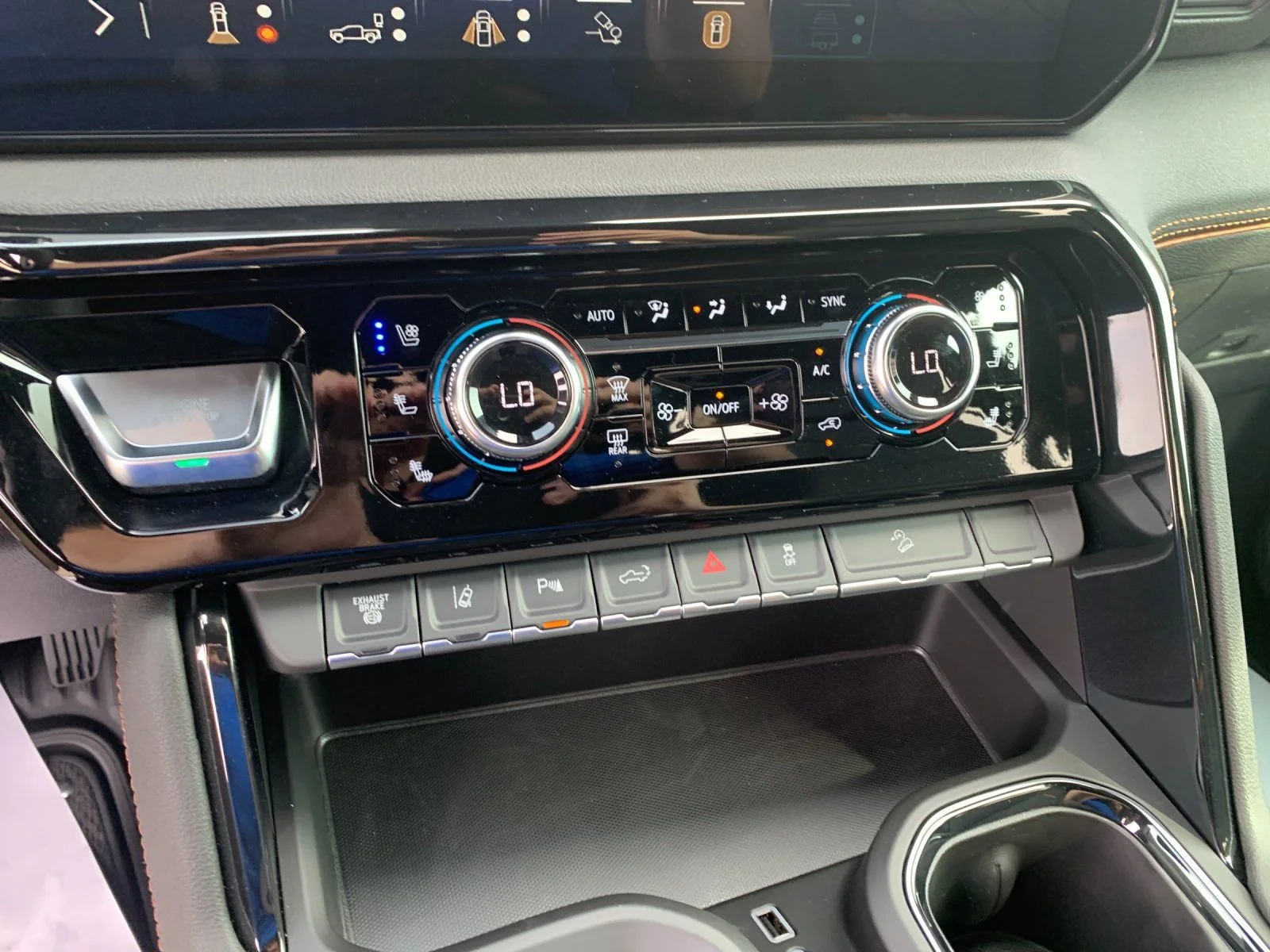 2026 GMC Sierra 2500HD AT4 - Photo 22