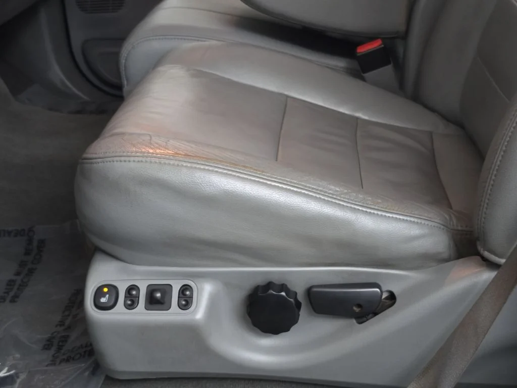 Used 2005 Black Clearcoat Ford Lariat image 21