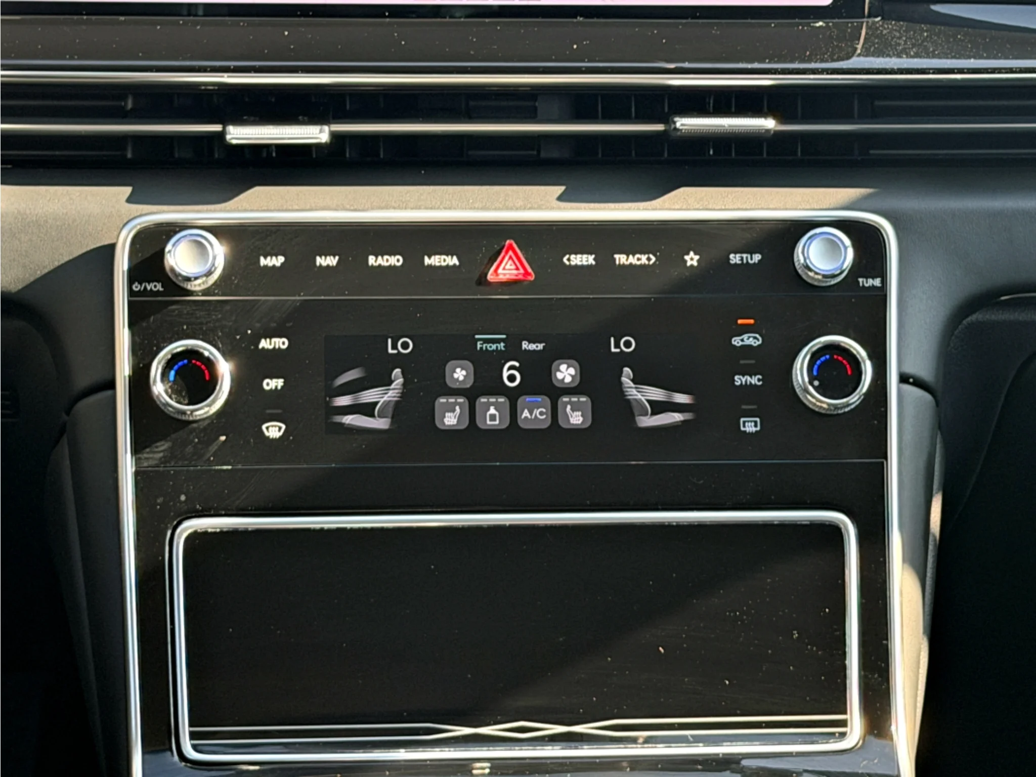 Used 2025 Savile Silver Genesis 2.5T Standard image 17