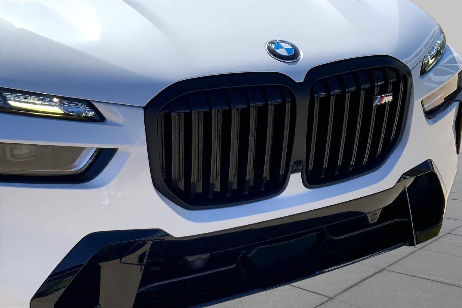 Used 2024 Mineral White Metallic BMW M60i image 28