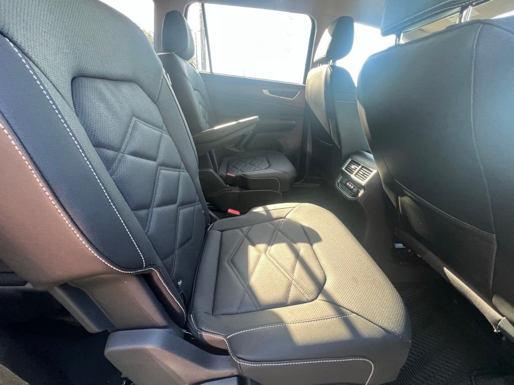 New 2026 Black Volkswagen SE w/Technology image 40