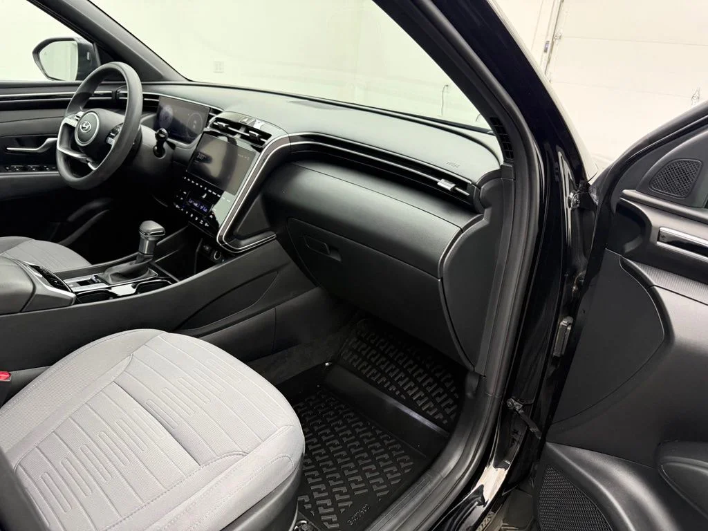 Used 2024 Black Hyundai SEL image 32